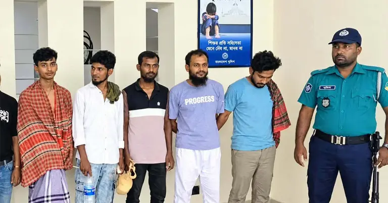গ্রেপ্তার হওয়া পাঁচজন
